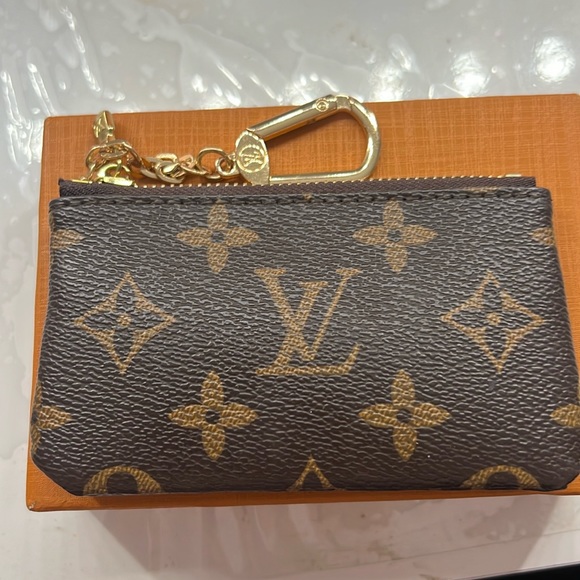 COPY - Used Louis Vuitton key pouch - Picture 1 of 3